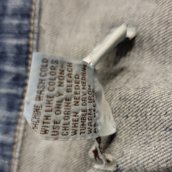 ADORABLE button up jean jacket size small - Picture 9 of 14
